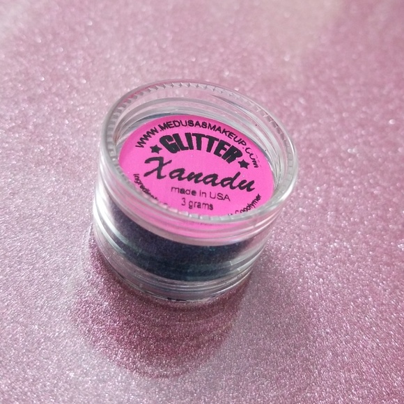 ⭐XANADU Medusa Makeup Glitter Pot NWT - Picture 5 of 6